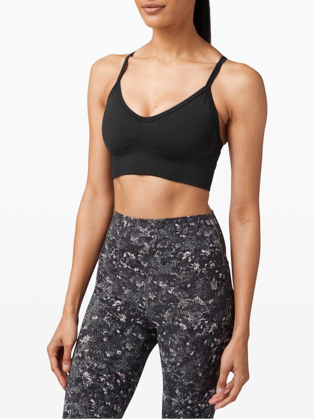 061. Lululemon Ebb to Street Bra *C/D Cup
Black convertible straps size 8